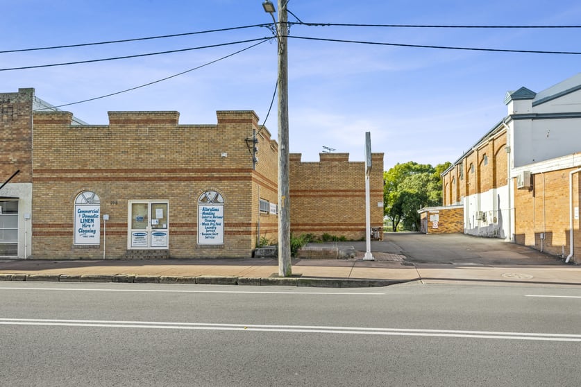Click to view all images 198 High Street Maitland NSW 2320 - Image 2