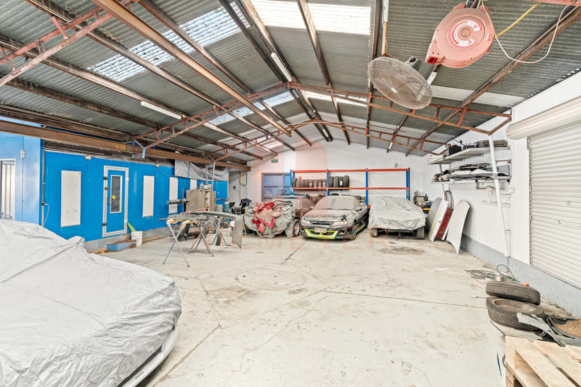 Click to view all images Factory/Office/23 Hollywood Drive Lansvale NSW 2166 - Image 3