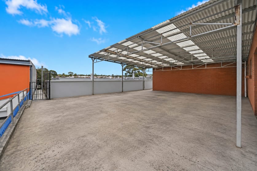 Click to view all images 2/31 Winbourne Road Brookvale NSW 2100 - Image 3