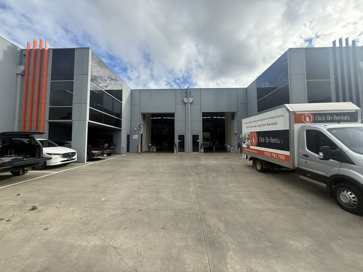 Click to view all images 75 Endeavour Way Sunshine West VIC 3020 - Image 3
