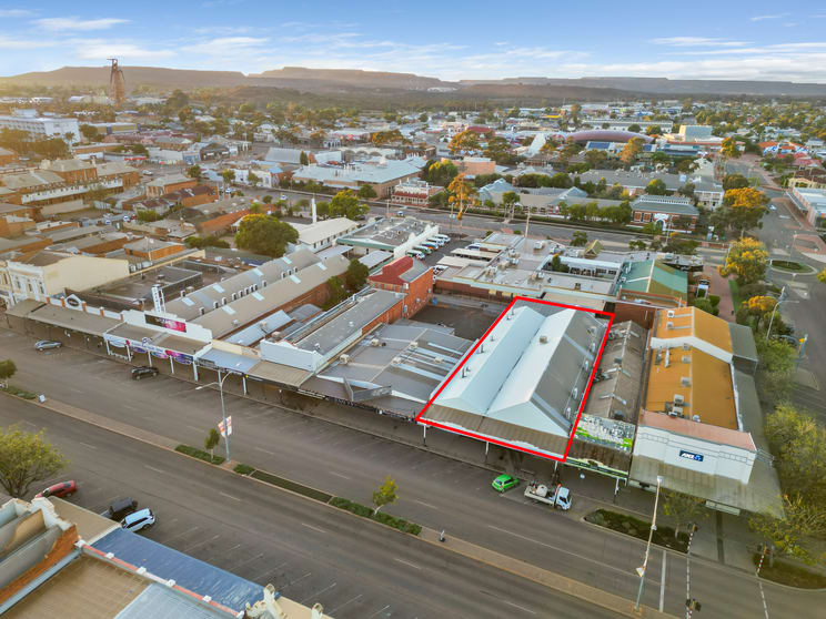 Click to view all images 227 Hannan Street Kalgoorlie WA 6430 - Image 2