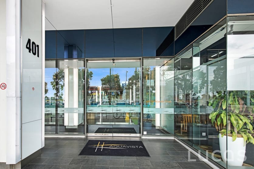 Click to view all images 1405/401 Docklands Drive Docklands VIC 3008 - Image 2