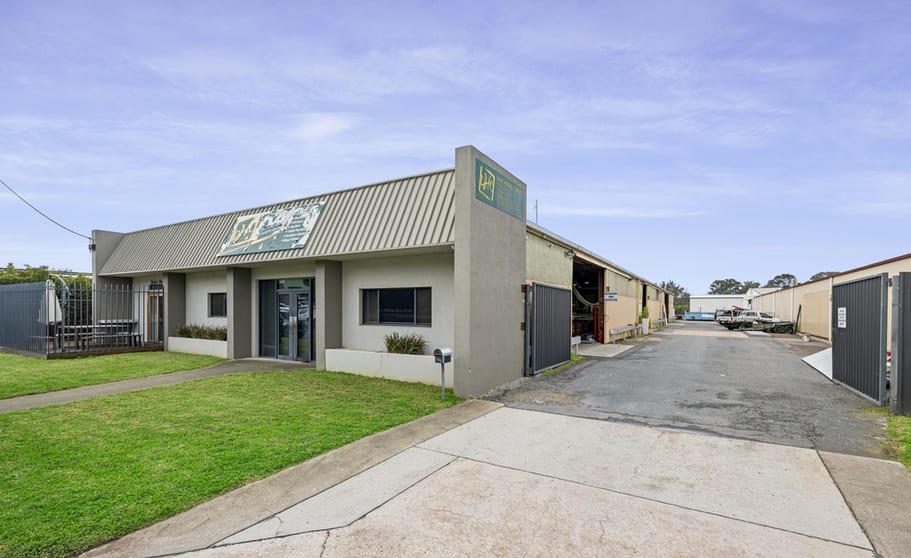 Click to view all images 898 Metry Street North Albury NSW 2640 - Image 1