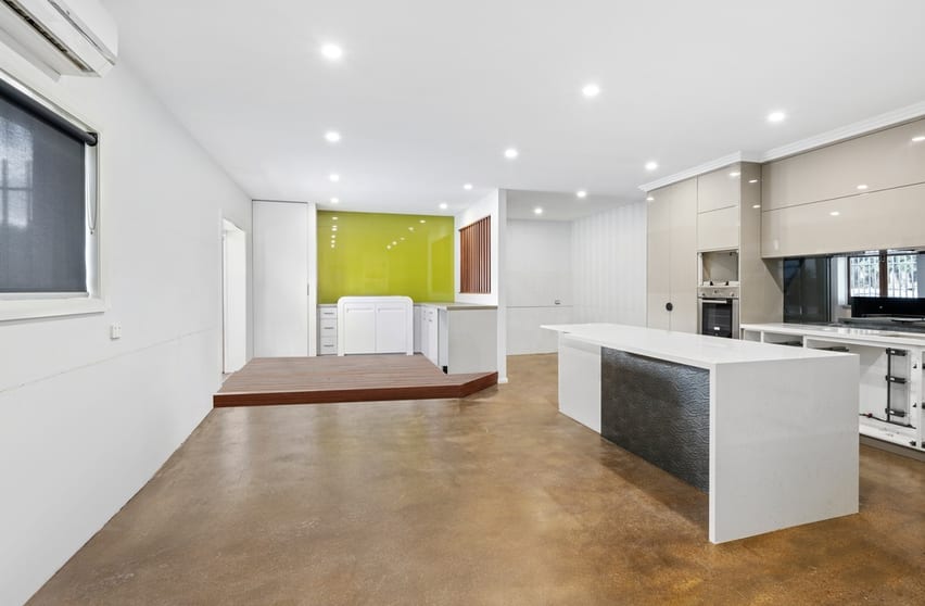 Click to view all images 898 Metry Street North Albury NSW 2640 - Image 3