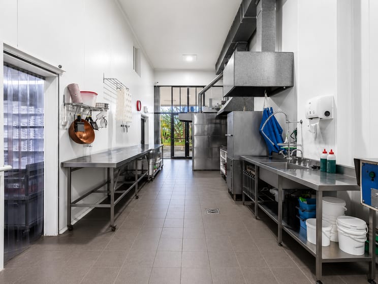 Click to view all images Unit A4/148 Old Pittwater Road Brookvale NSW 2100 - Image 3