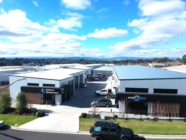 Click to view all images 8/14 Watt Robin Hill NSW 2795 - Image 1