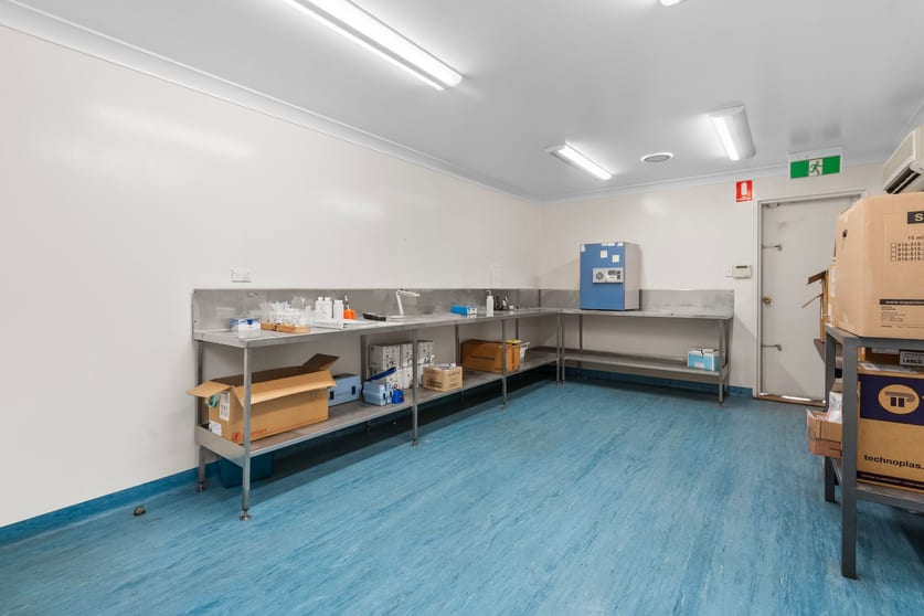 7&8/4 Fremantle Street Burleigh Heads QLD 4220 - Image 4