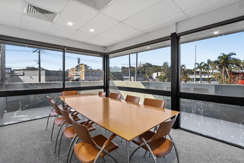 8 Pacific Avenue Miami QLD 4220 - Image 3