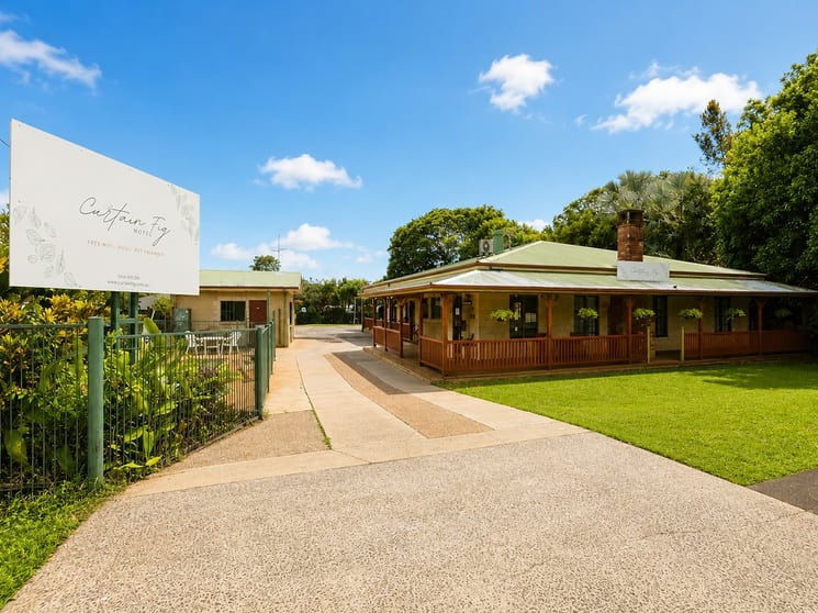 Click to view all images 28 Gillies Range Road Yungaburra QLD 4884 - Image 3