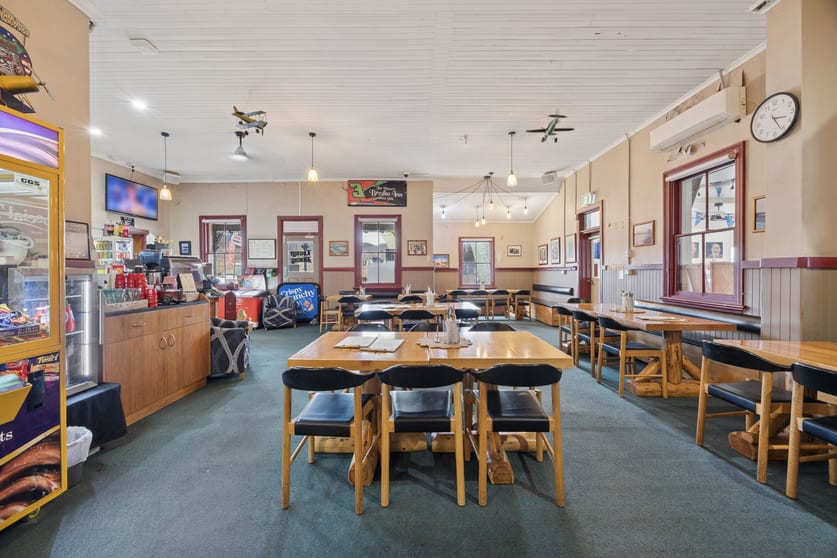 Click to view all images Historic Bredbo Inn , 1 Monaro Highway Bredbo NSW 2626 - Image 3