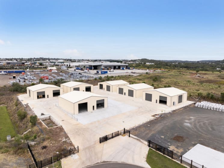 Click to view all images 4/19 Curly Court Torrington QLD 4350 - Image 1