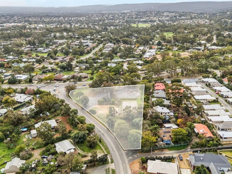 Click to view all images 4 Scott St Greenmount WA 6056 - Image 3