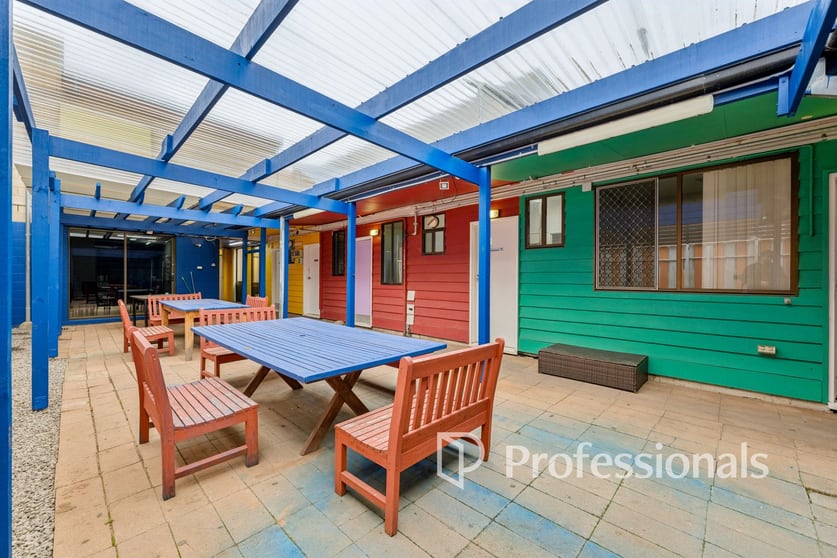 Click to view all images 33 Lemon Avenue Mildura VIC 3500 - Image 3