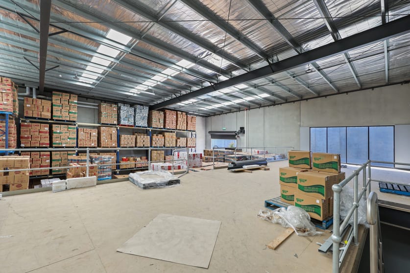 Click to view all images Units 1 & 2/17 Sugar Gum Court Braeside VIC 3195 - Image 3