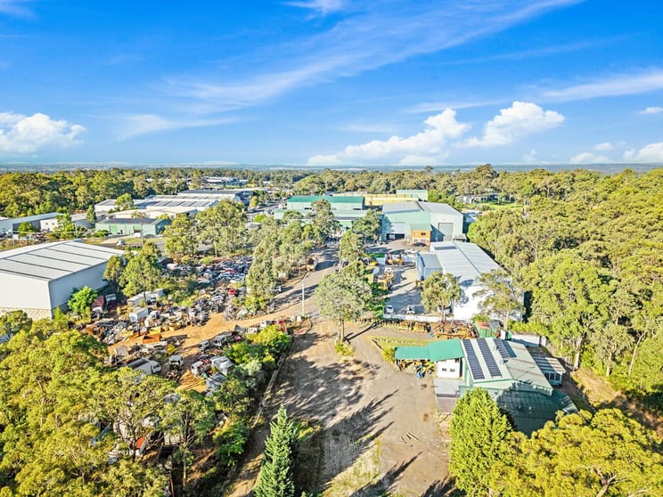 Click to view all images 8-10 Warren Place Silverdale NSW 2752 - Image 2