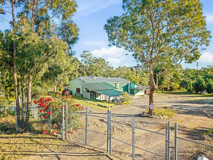 Click to view all images 8-10 Warren Place Silverdale NSW 2752 - Image 3