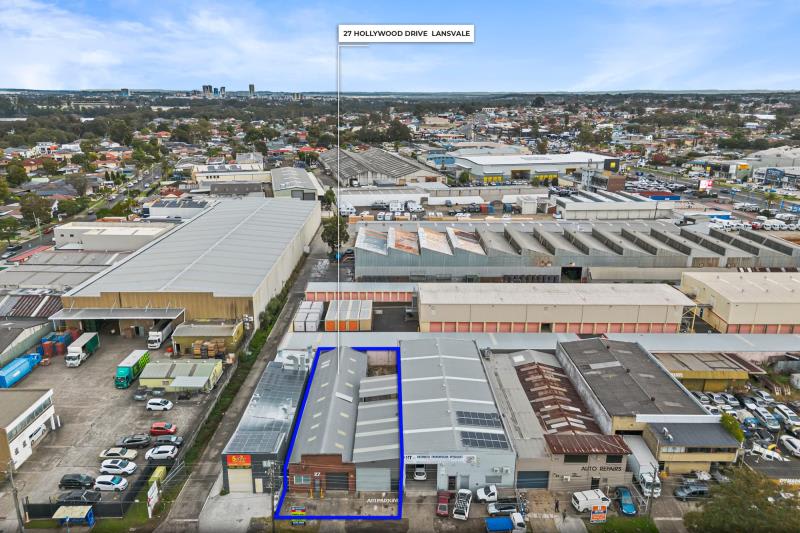 Click to view all images 27 Hollywood Drive Lansvale NSW 2166 - Image 3