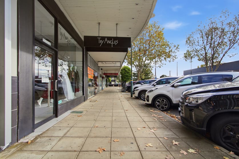 Click to view all images 97 Seymour Street Traralgon VIC 3844 - Image 2