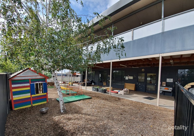 Click to view all images 171 Military Road Avondale Heights VIC 3034 - Image 2