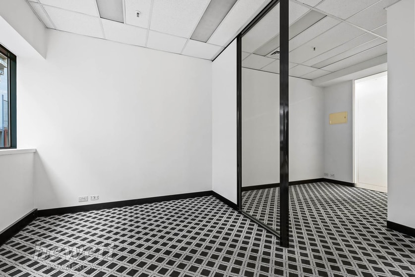 220/1 QUEENS ROAD Melbourne VIC 3004 - Image 3