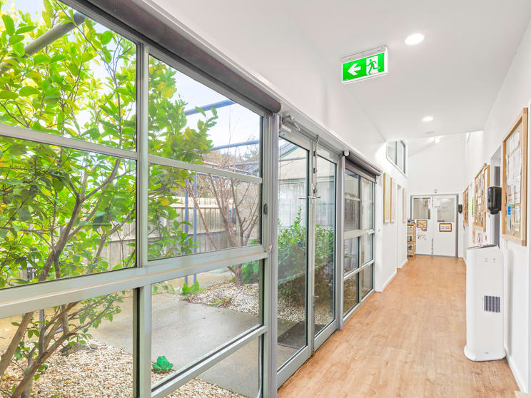 Click to view all images 86 Beach Road Torquay VIC 3228 - Image 3