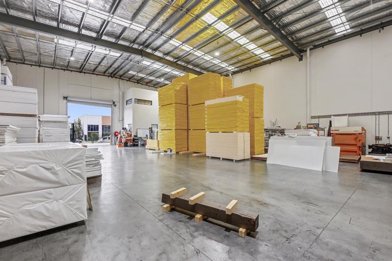 Click to view all images 3 Malibu Circuit Carrum Downs VIC 3201 - Image 3
