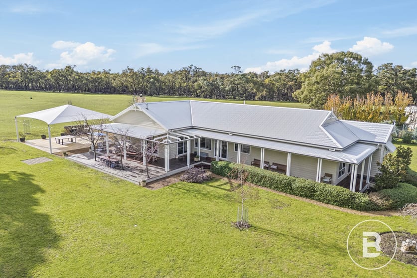 Click to view all images 3950 Ararat - Halls Gap Road Halls Gap VIC 3381 - Image 3