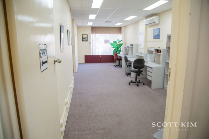 Click to view all images 9 & 11 Wardale Road Springvale South VIC 3172 - Image 3