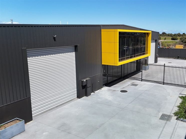 Click to view all images 4A Racecourse Road Williamstown VIC 3016 - Image 3