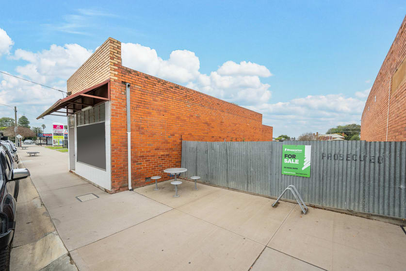Click to view all images 15,17 & 19 Melville Street Numurkah VIC 3636 - Image 2