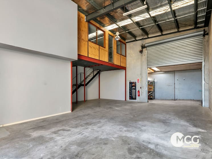 Click to view all images 7 Aston Street Yarraville VIC 3013 - Image 3