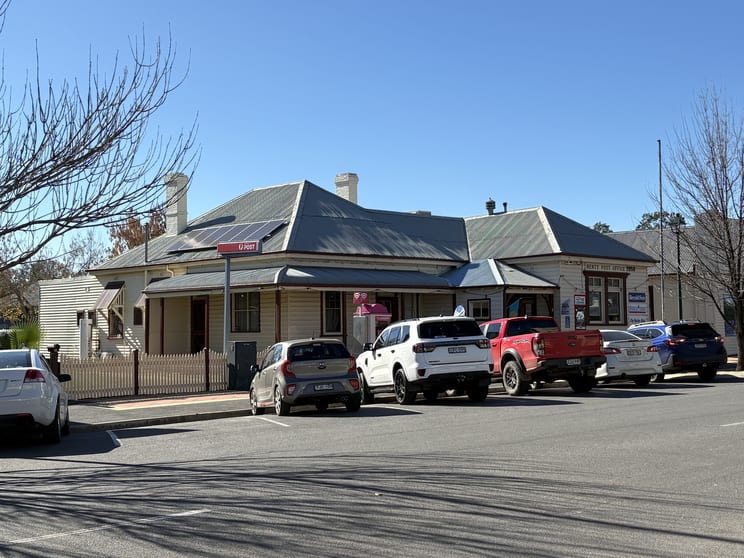 Click to view all images 6 Sladen Street Henty NSW 2658 - Image 3