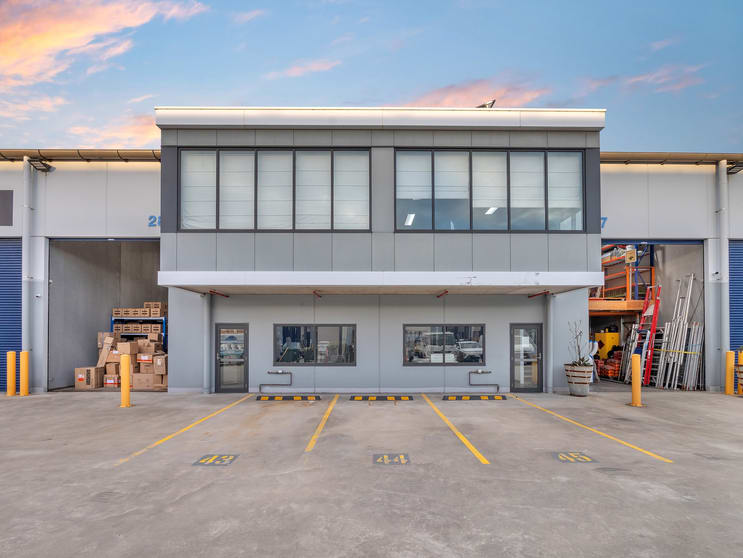 Click to view all images 27&28/13-15 Baker Street Banksmeadow NSW 2019 - Image 2