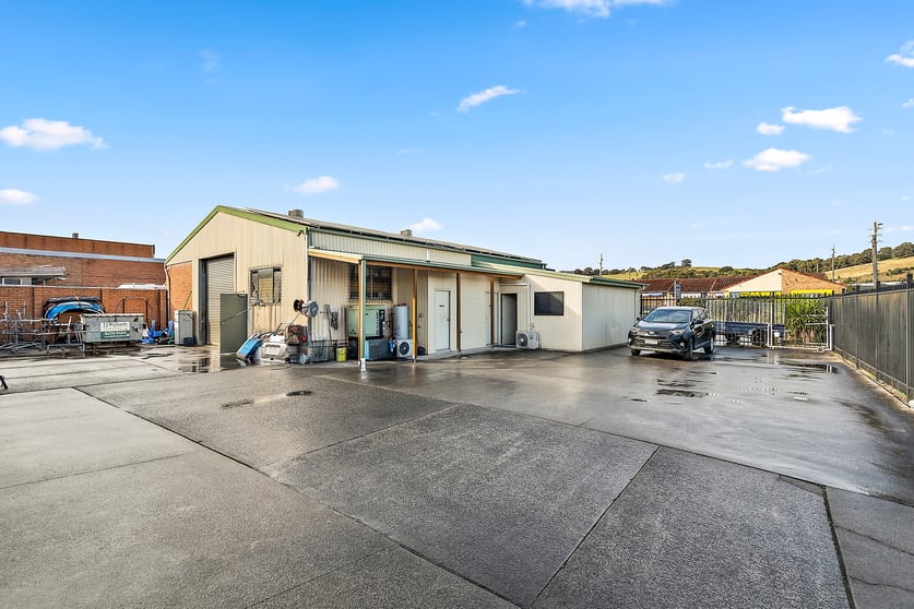 Click to view all images 14 Industrial Road Oak Flats NSW 2529 - Image 3