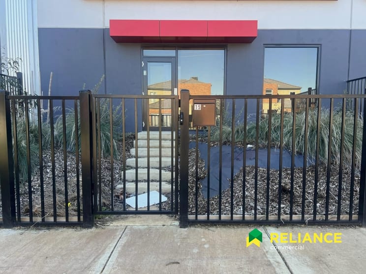 Click to view all images 15/10 Graham Court Melton VIC 3337 - Image 2