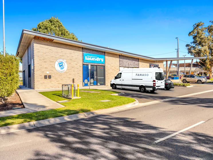 Click to view all images 15 Station Street Pakenham VIC 3810 - Image 1