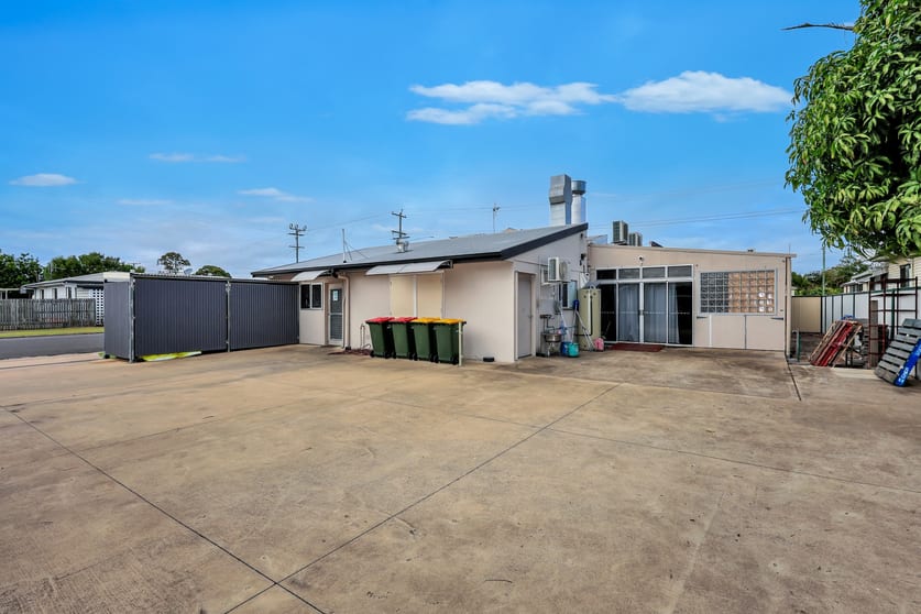 Click to view all images 27 Elliott Heads Road Kepnock QLD 4670 - Image 3