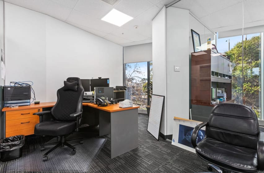Click to view all images 103/181 St Kilda Road St Kilda VIC 3182 - Image 3