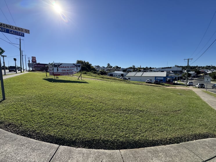 Click to view all images 9-11 Wickham Street Gympie QLD 4570 - Image 2