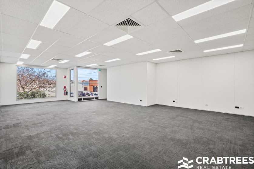 Click to view all images 1/35a Connell Road Oakleigh VIC 3166 - Image 3