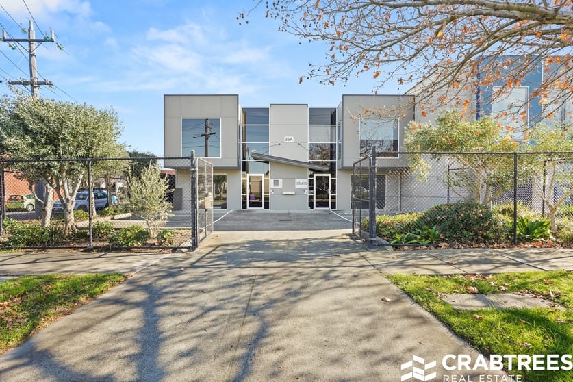 Click to view all images 1/35a Connell Road Oakleigh VIC 3166 - Image 2