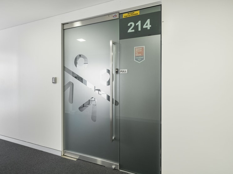 Click to view all images 2.14/4 Hyde Parade Campbelltown NSW 2560 - Image 1