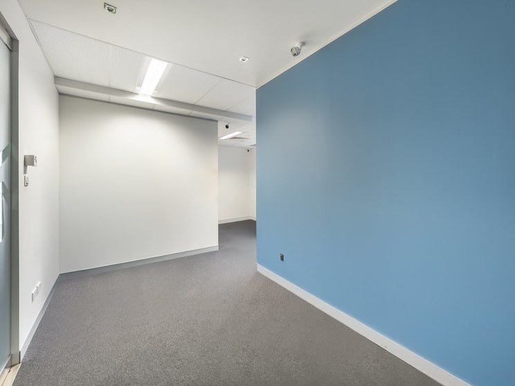 Click to view all images 2.14/4 Hyde Parade Campbelltown NSW 2560 - Image 3
