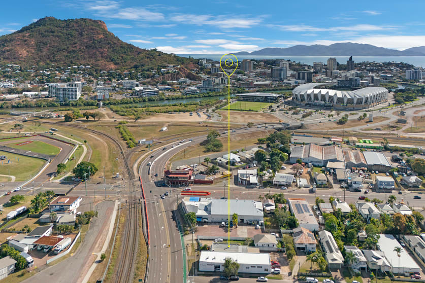 Click to view all images 7 Railway Avenue Railway Estate QLD 4810 - Image 3