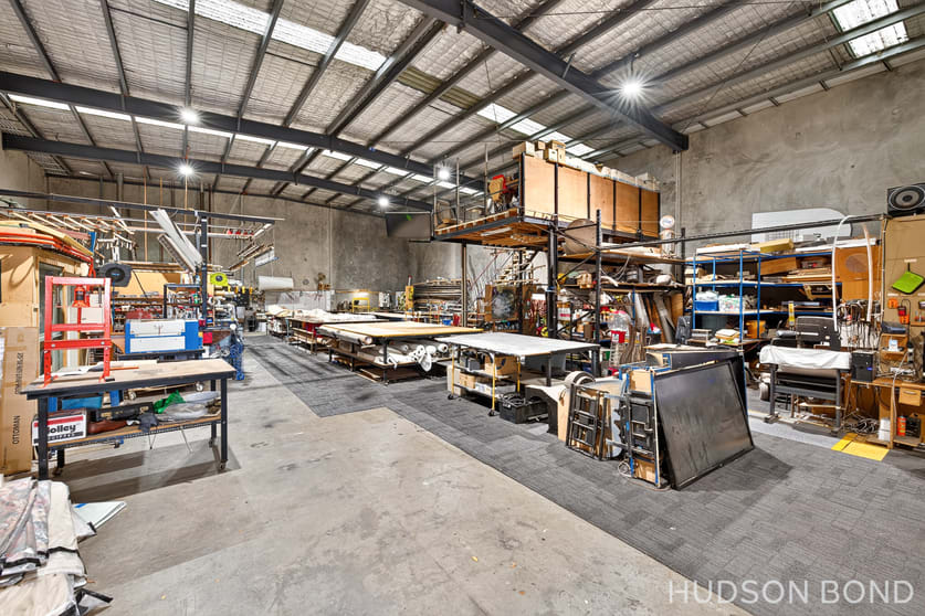 Click to view all images 24 Mercedes Drive Thomastown VIC 3074 - Image 3