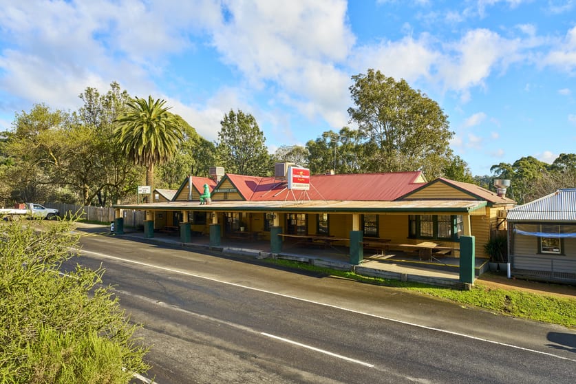 Click to view all images 79 Burns Street St Andrews VIC 3761 - Image 1