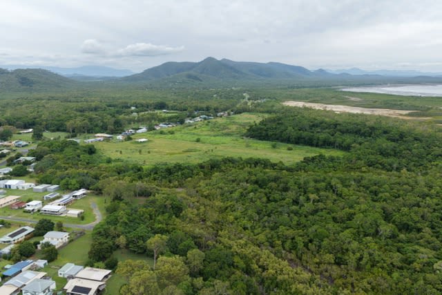 Click to view all images Midge Point QLD 4799 - Image 2