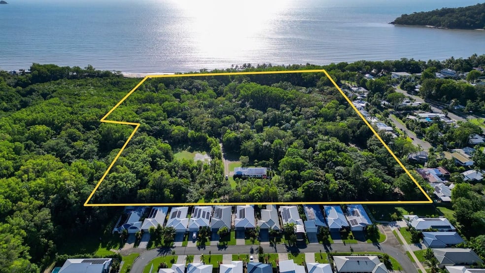 Click to view all images 80 Kewarra Street Kewarra Beach QLD 4879 - Image 2