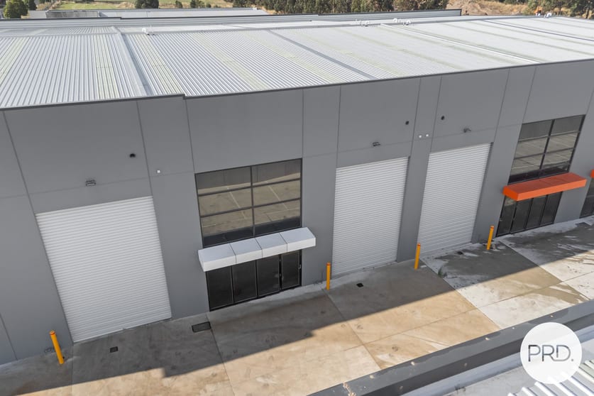 Click to view all images 2/15 Icon Drive Delacombe VIC 3356 - Image 3