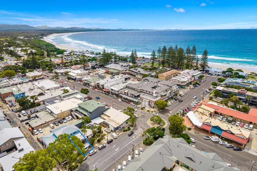 Click to view all images Shop 1/20 Fletcher Street Byron Bay NSW 2481 - Image 2